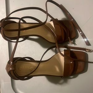 Brown heels (shoe size) 7
